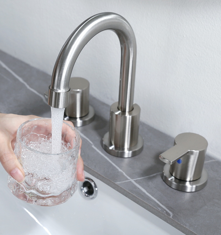 Grifo de 3 agujeros CUPC Estilo generalizado de 8 pulgadas para el baño con BF03015-K09-BN