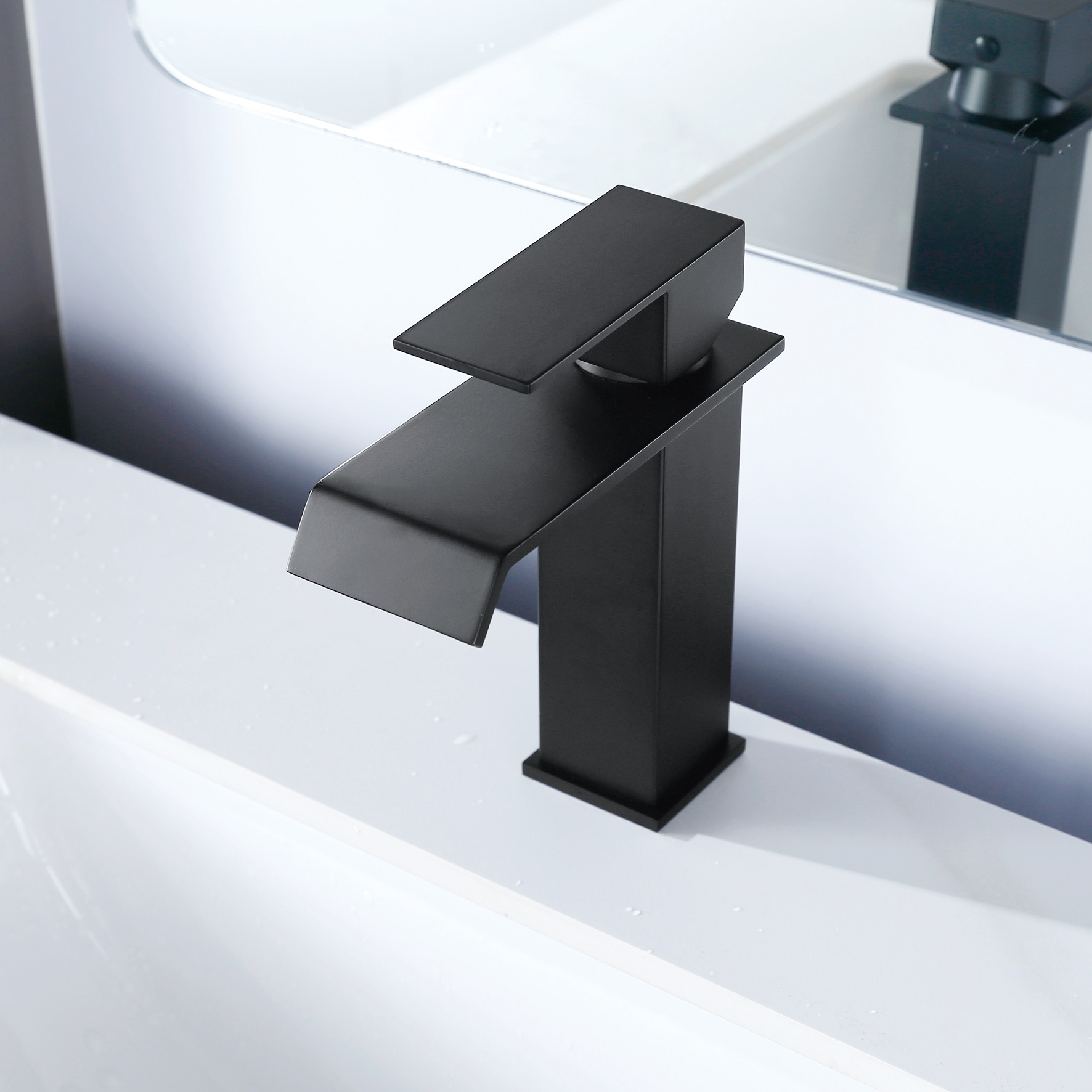Sly Matte Black Factory Proveedor de baño Fregadero de baño Taple Manejo montado en la plataforma Manja de cuenca