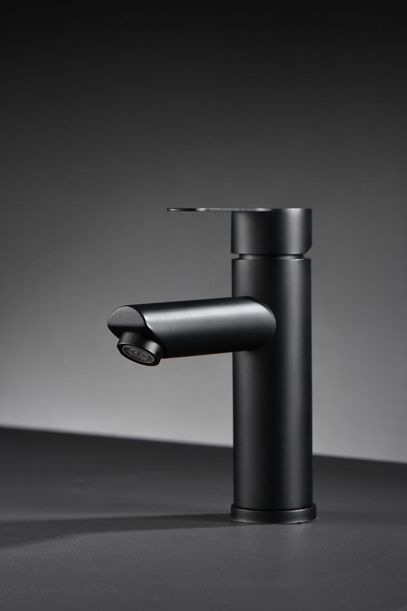 grifo de lavabo de ba&ntilde;o de un solo orificio