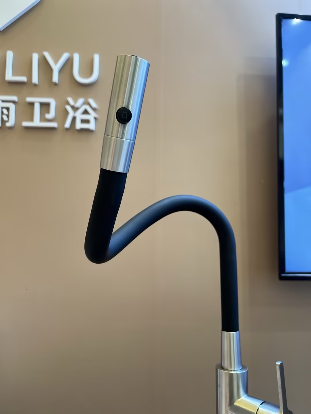 grifo de cocina negro