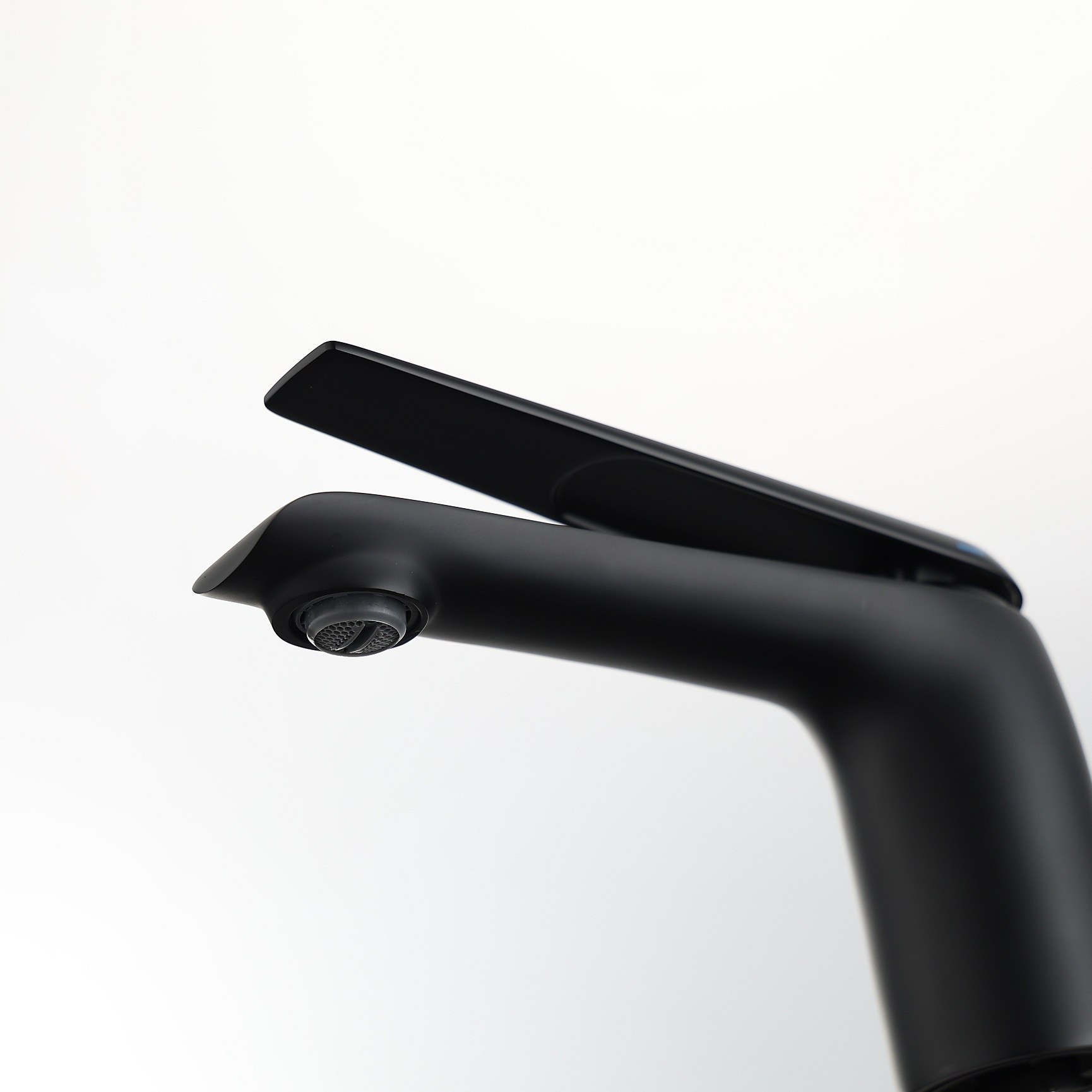 Sly Brass Matte Black Many Smane Single Many Basin Taucet, grifos de baño para lavamanos del recipiente