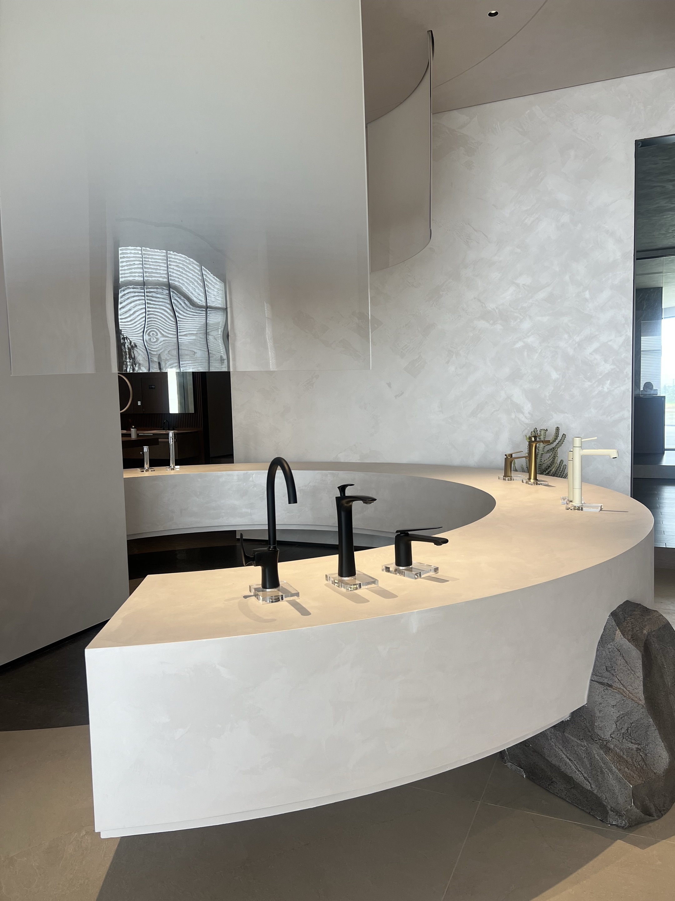 Grifo de ba&ntilde;o de n&iacute;quel cepillado