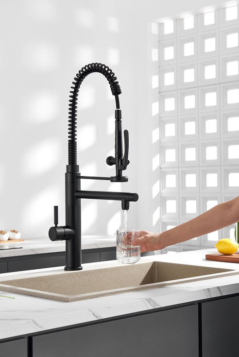 Nuevo estilo moderno moderno 304 grifo de grifo de cocina negra mate con tirón