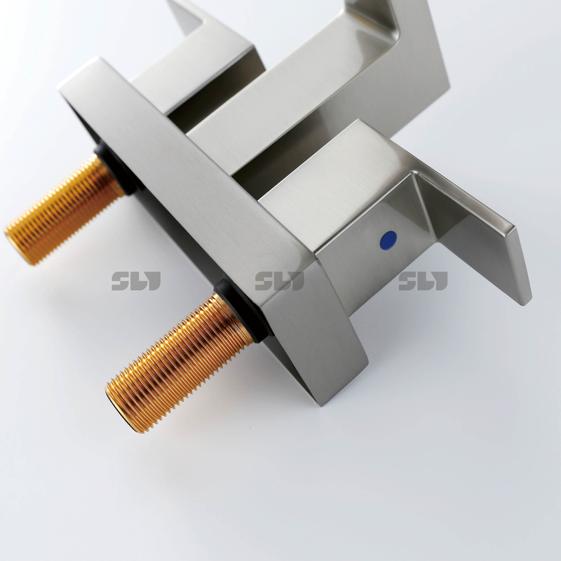 Grifo central de doble manija de diseño clásico recién llegados de SLY para el baño del hogar