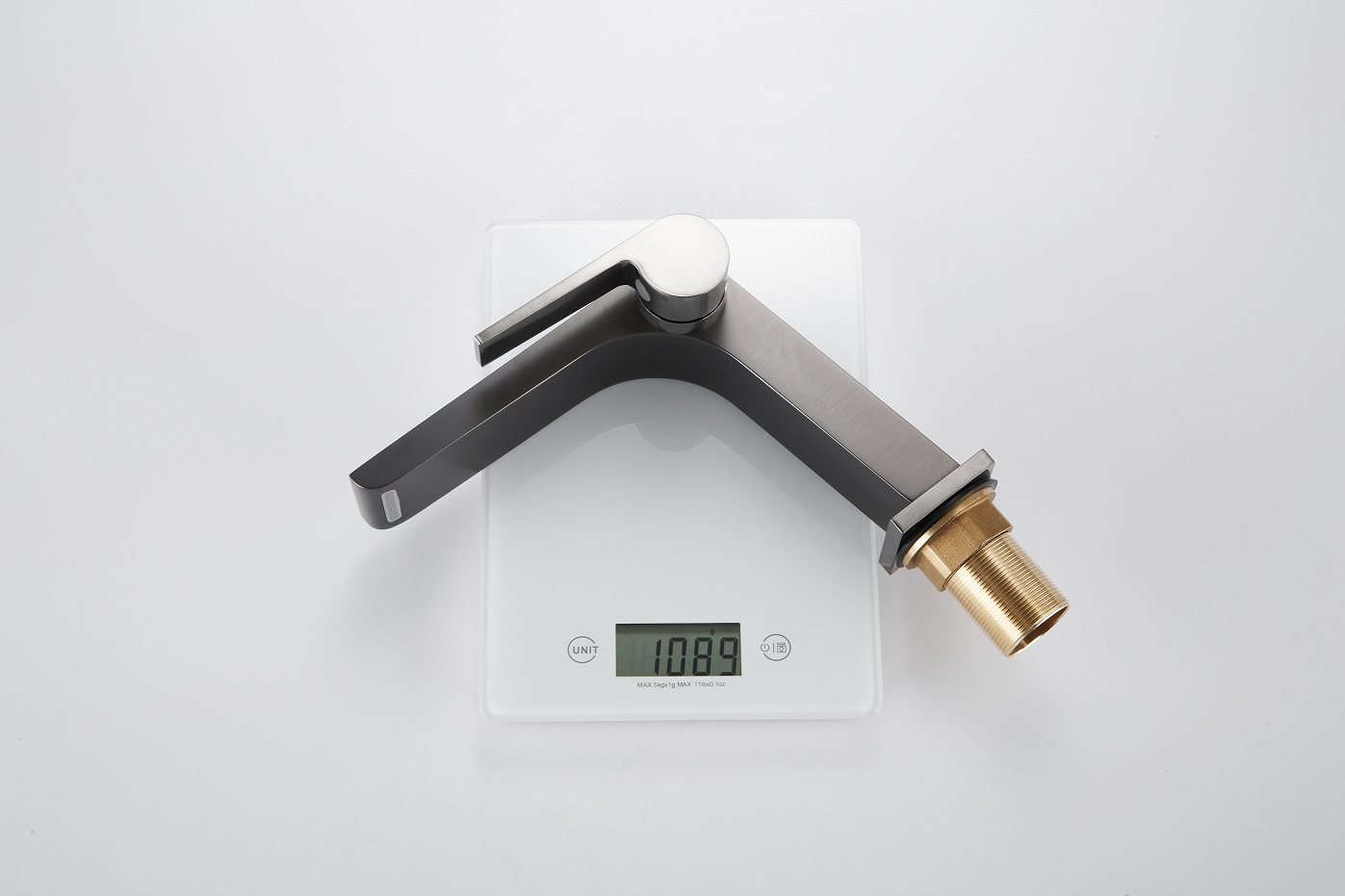 grifo de ba&ntilde;o de n&iacute;quel cepillado