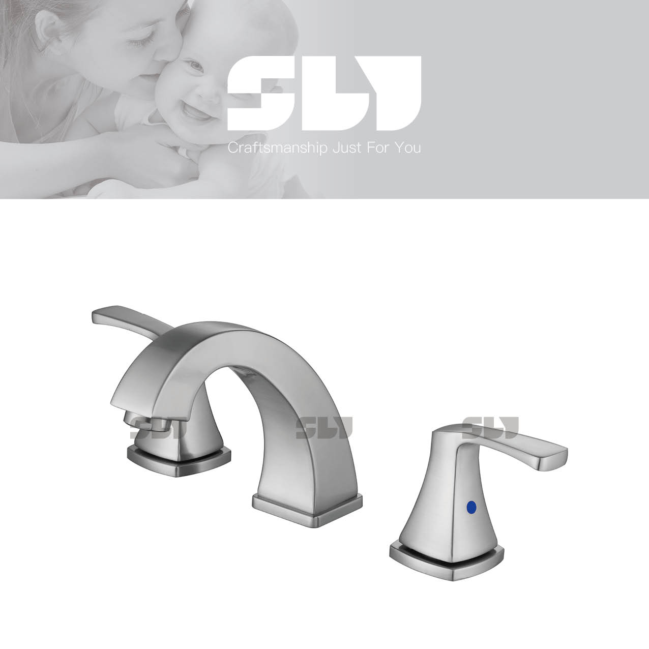 grifo de ba&ntilde;o dorado