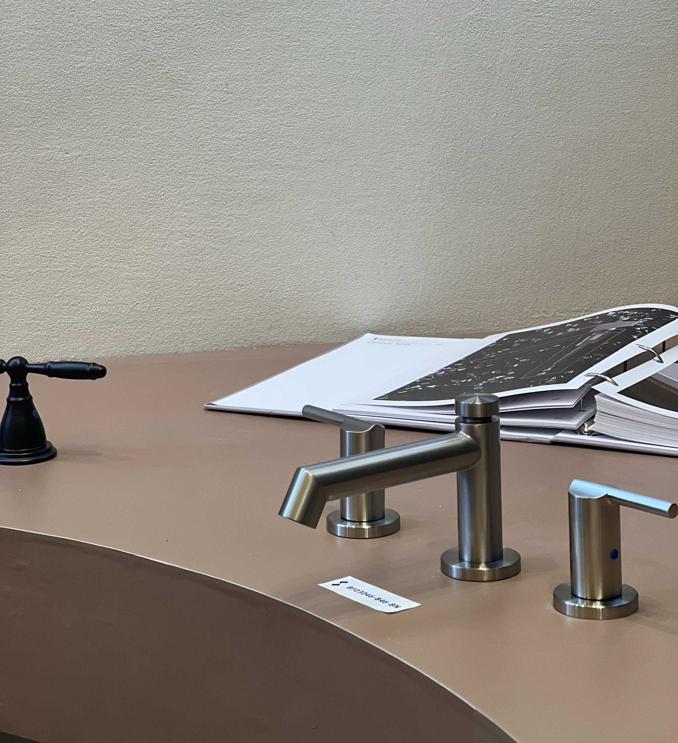 Grifo de ba&ntilde;o de 3 orificios