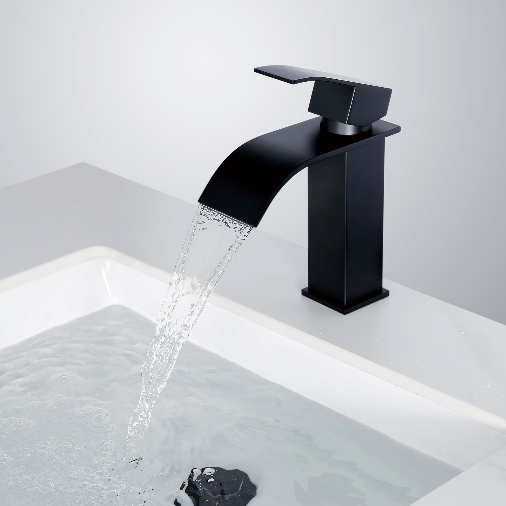 Sly Matte Black Waterfall Spout Baño de baño Mango individual Tocador de tocador de baño grifo