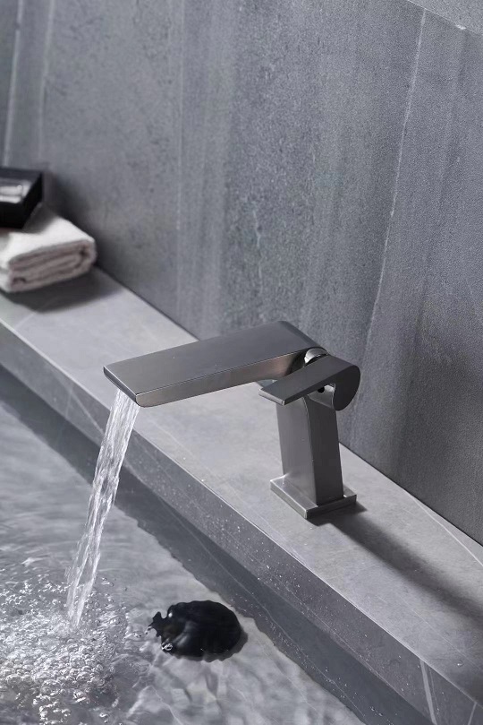 grifo de lat&oacute;n