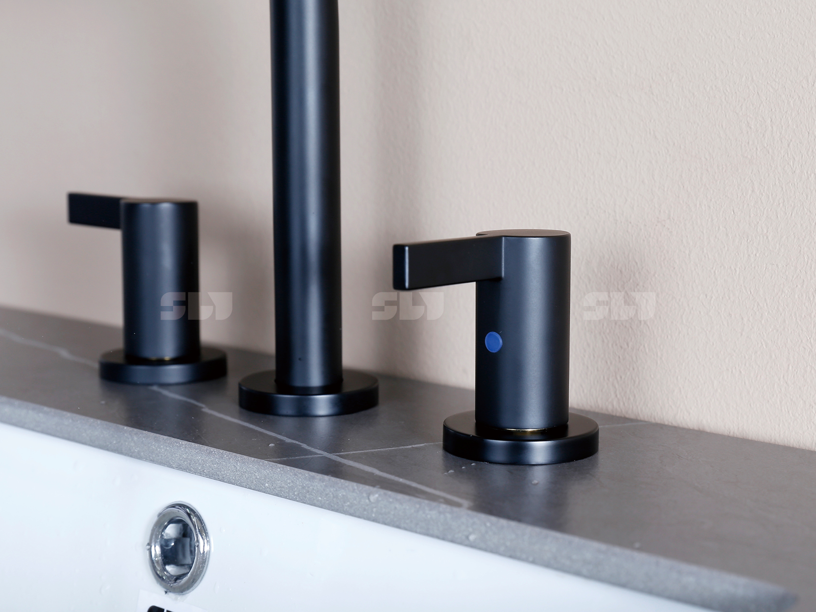 Grifo de ba&ntilde;o de cobre