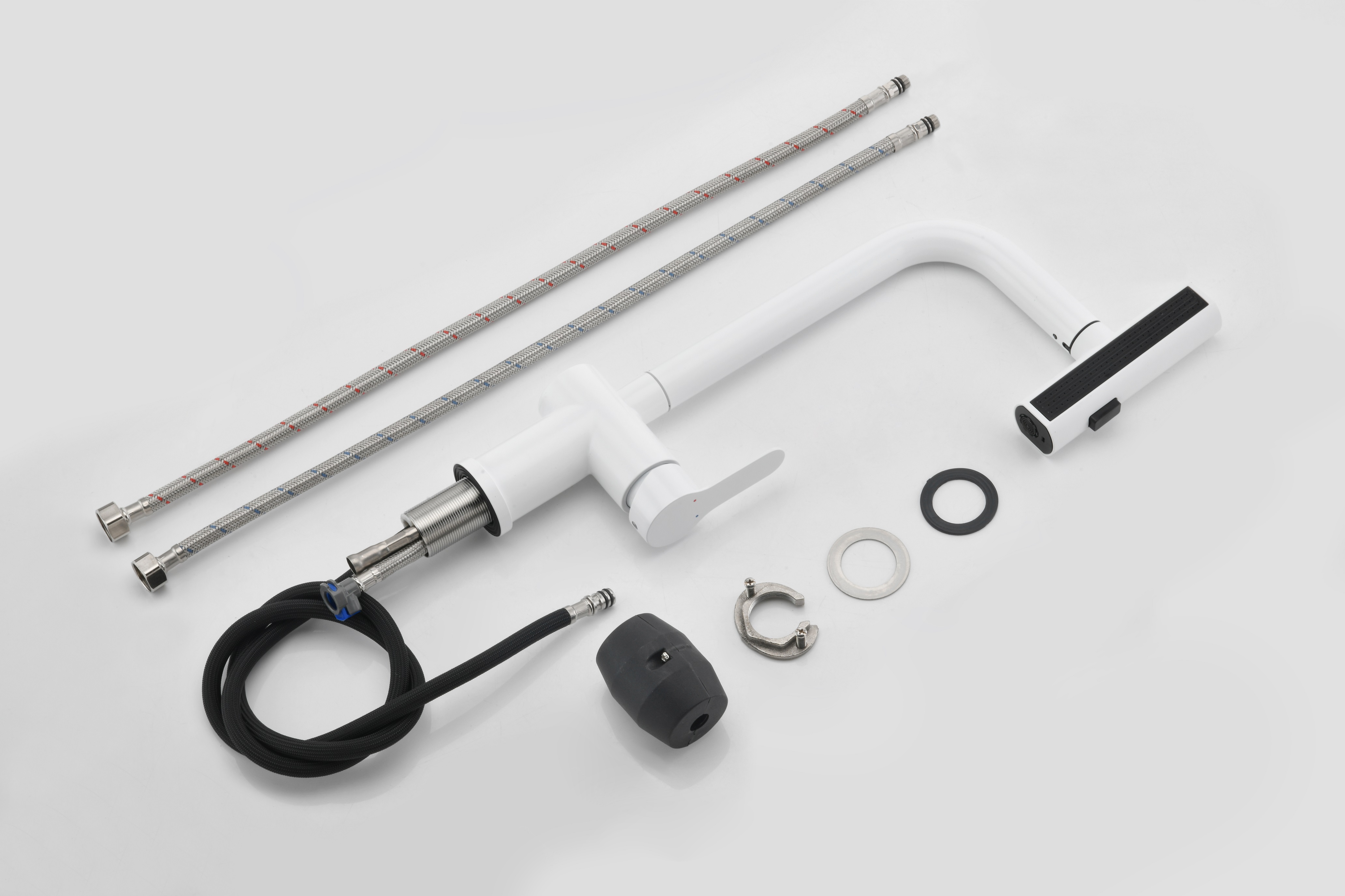 fregadero de cocina con grifos