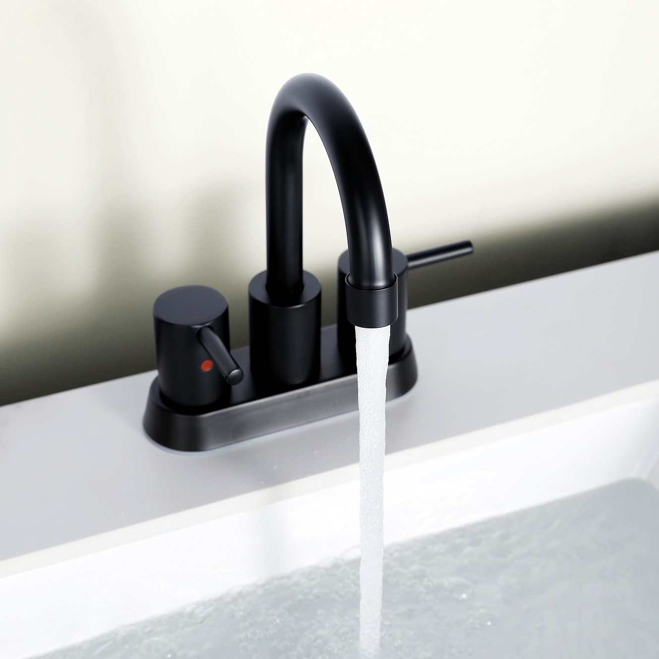 Mezclador de baño de un solo agujero de níquel cepillado con toque de cuenca de mango de un solo mango