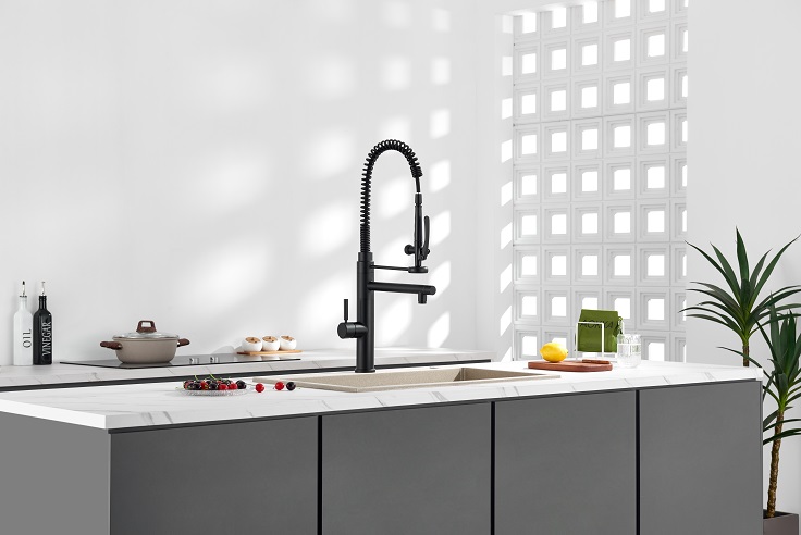 Nuevo estilo moderno moderno 304 grifo de grifo de cocina negra mate con tirón